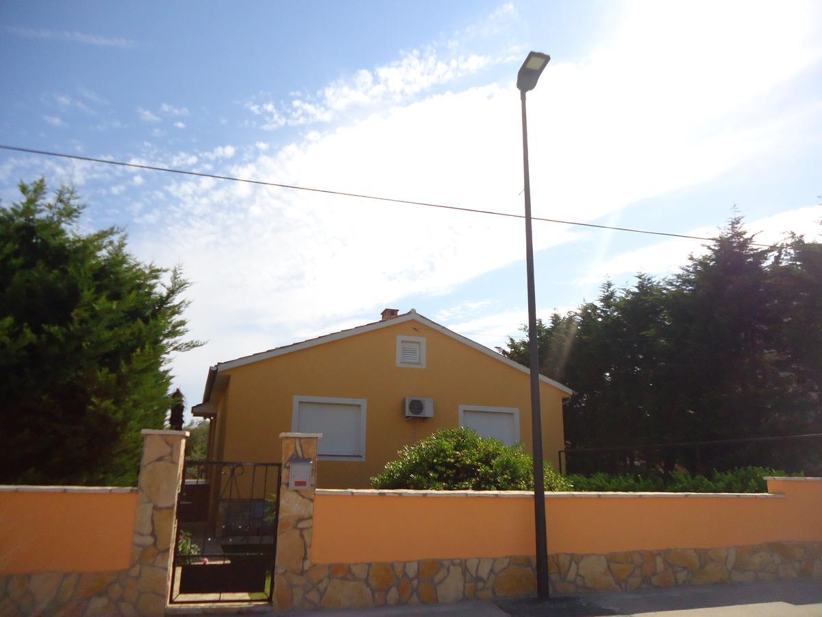 Holiday Home Istra With Jacuzzi Medulin Exterior photo
